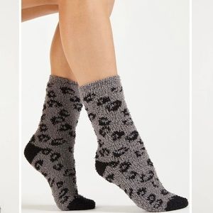 𝅺Z Supply 2pk Cozy Fluffy Lounge Socks, Size OS, Bk & Grey Leopard Print,…